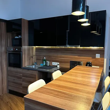 Center Apartment *